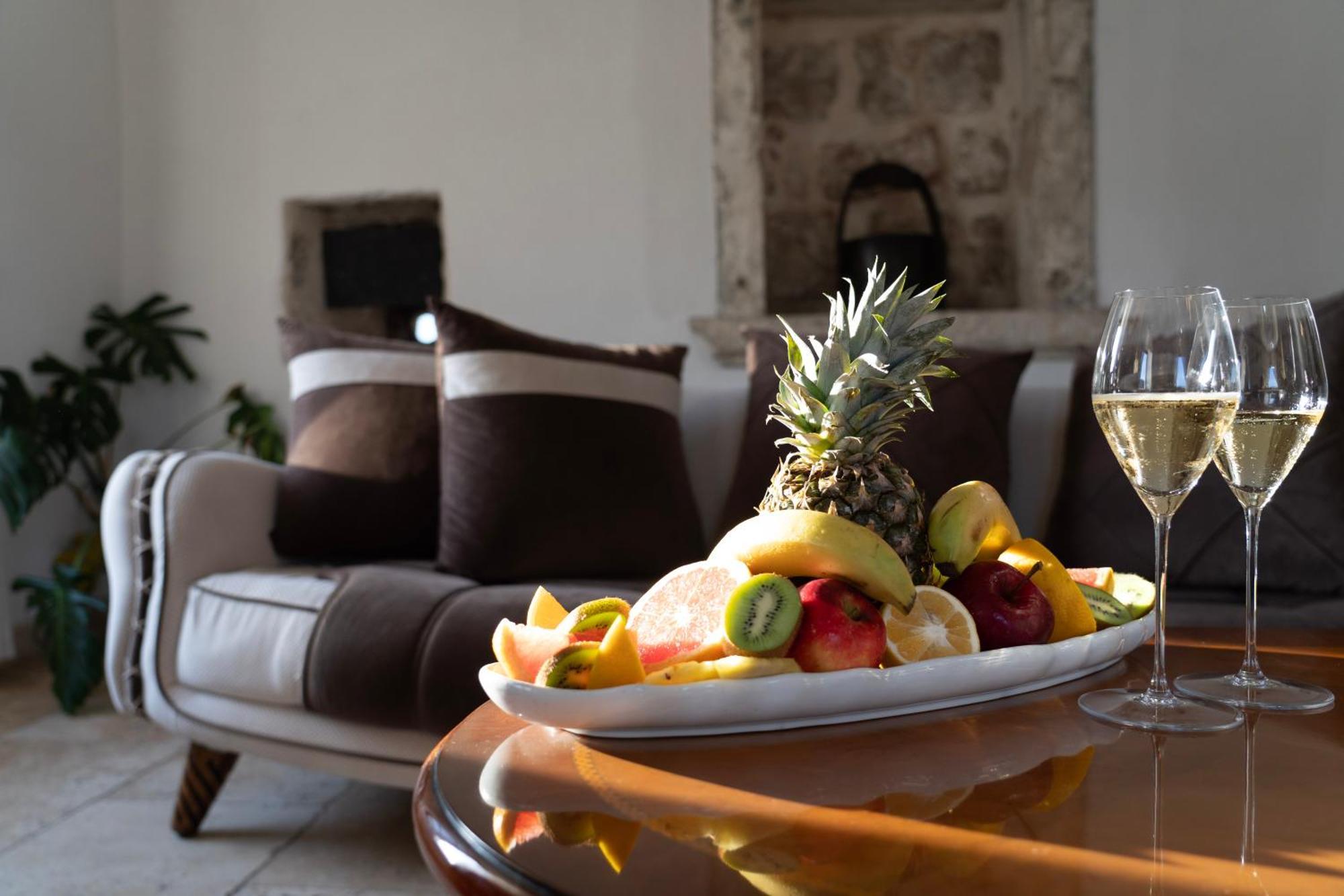 Conte & Restaurant Hotel