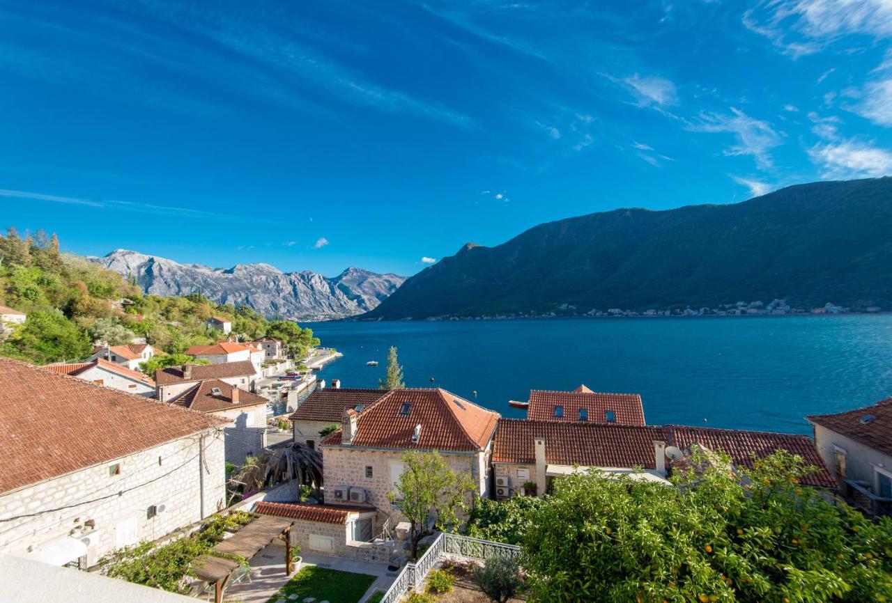 Conte & Restaurant Hotel