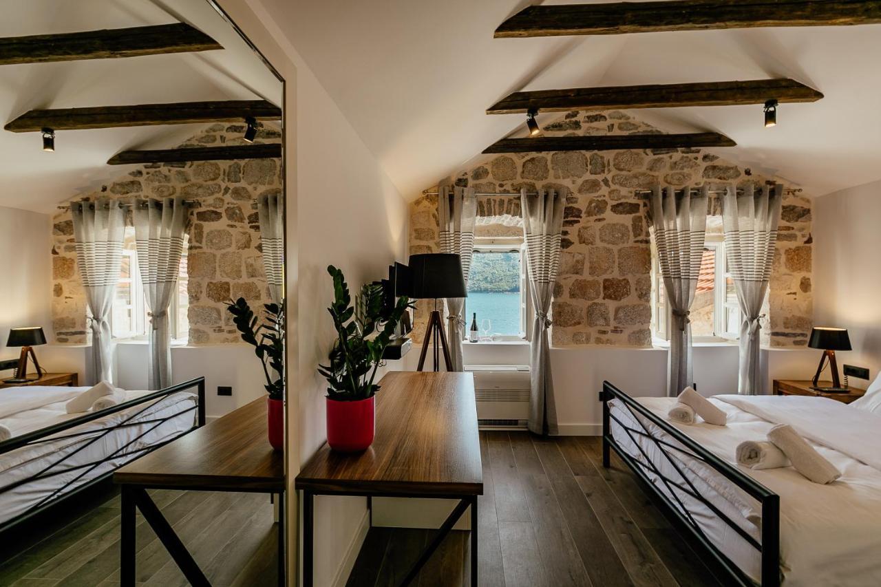Conte & Restaurant Hotel