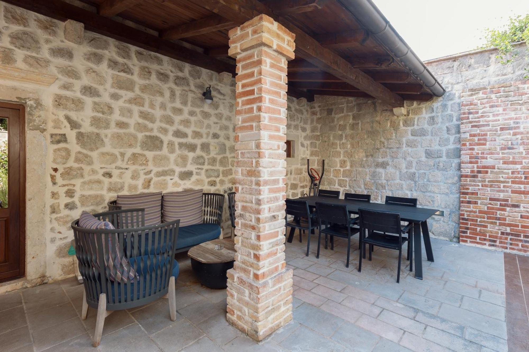 Hotel Conte & Restaurant 4*