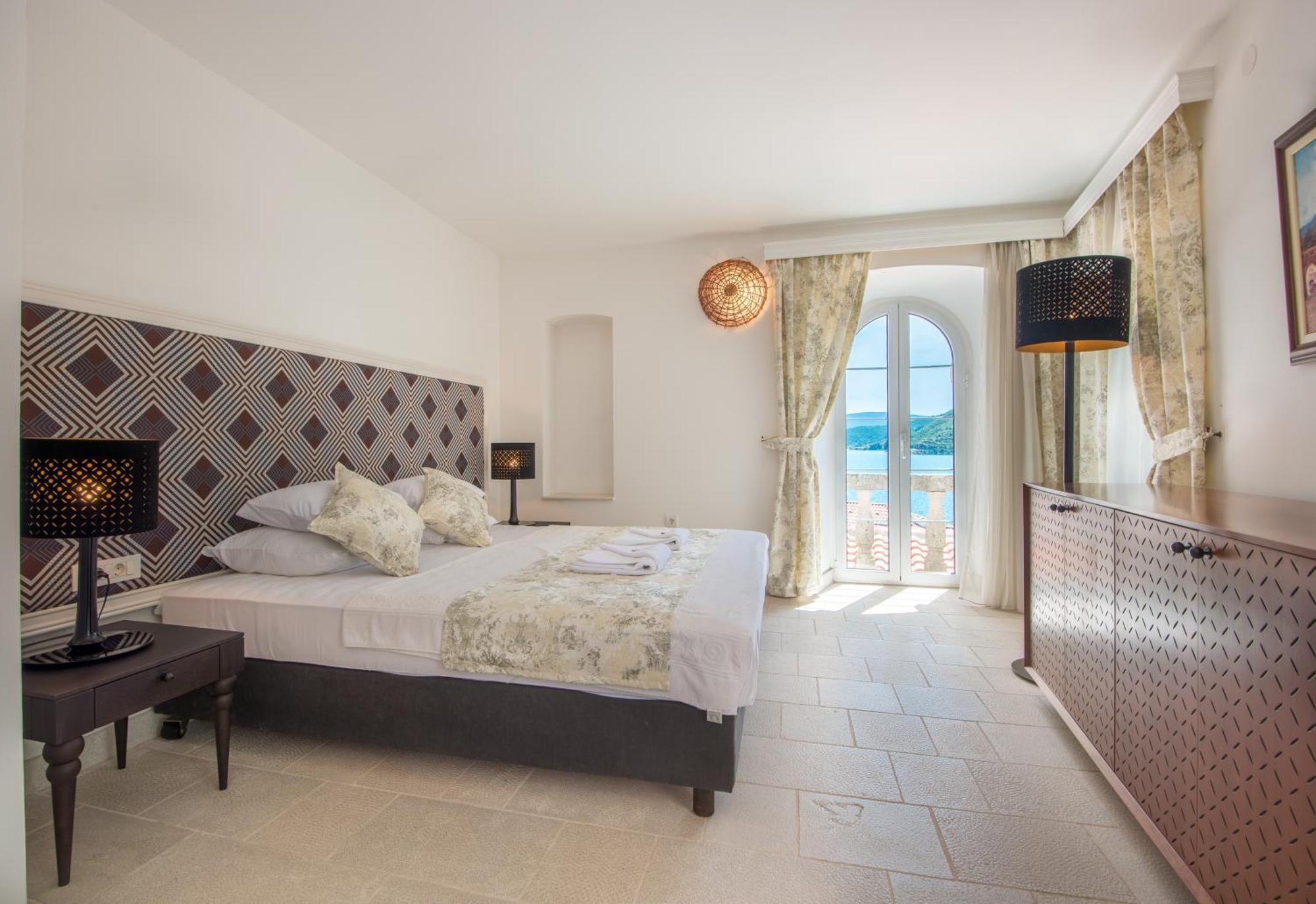Conte & Restaurant Hotel 4*