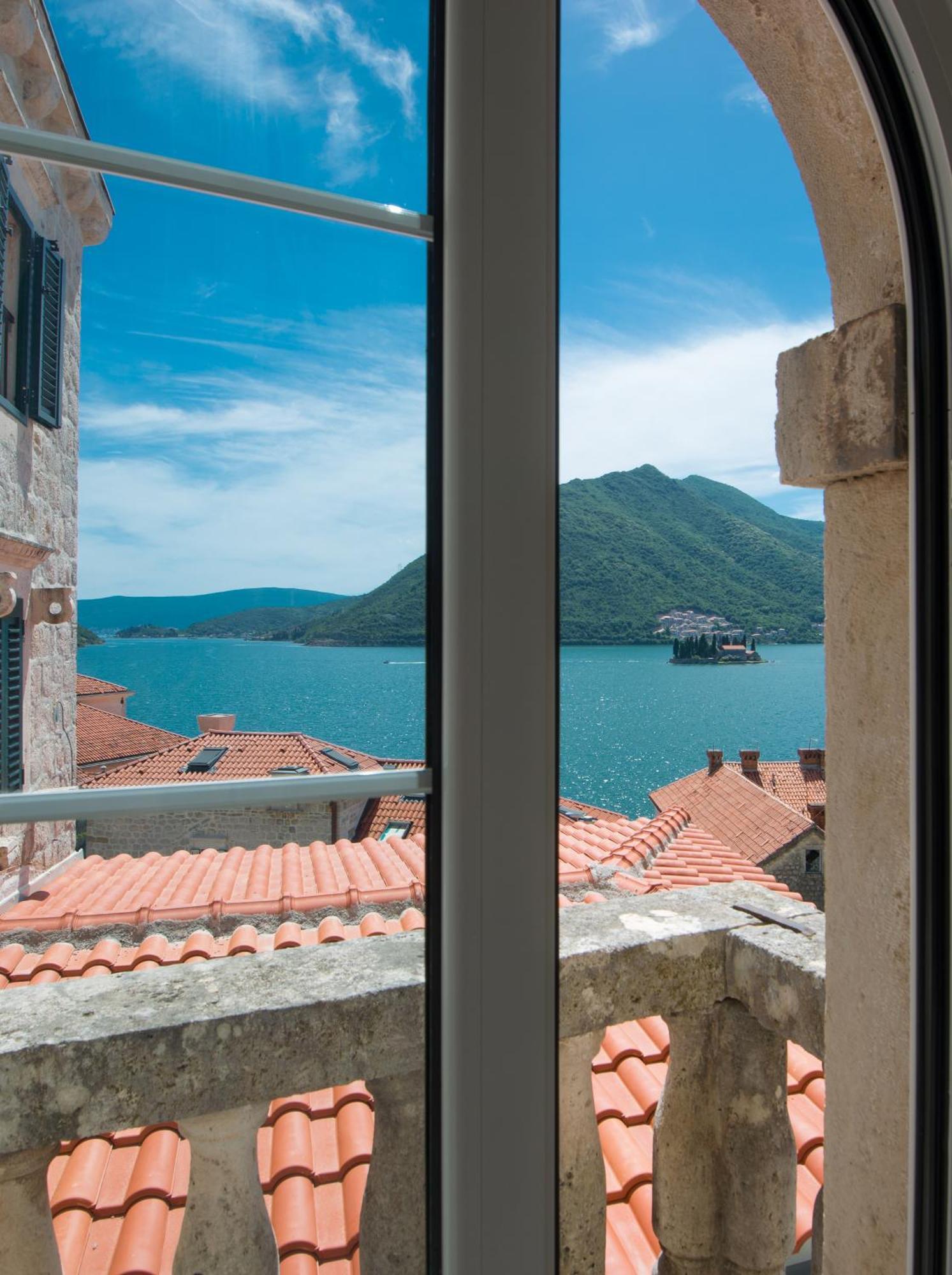 Conte & Restaurant 4*