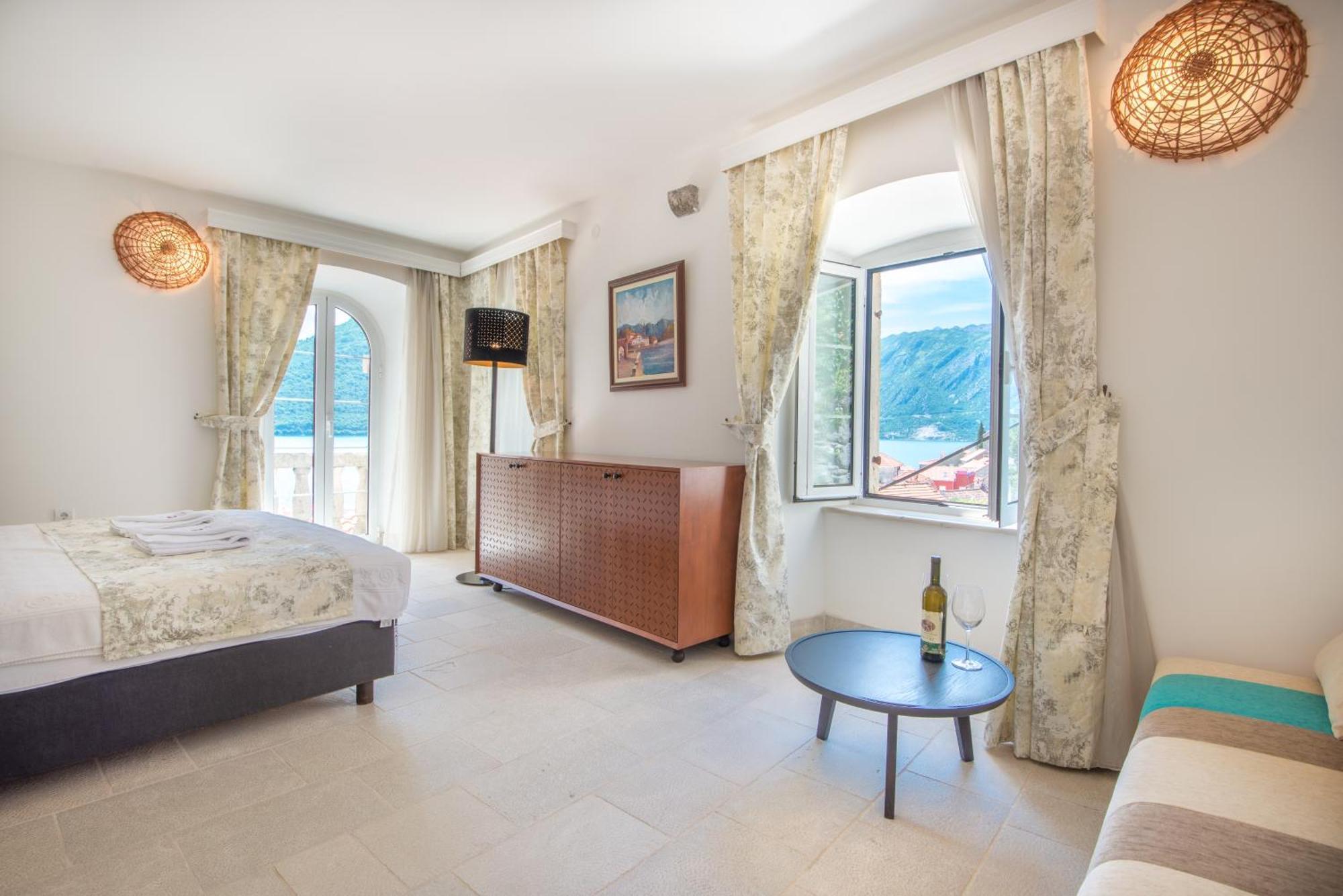 Conte & Restaurant Hotel 4*