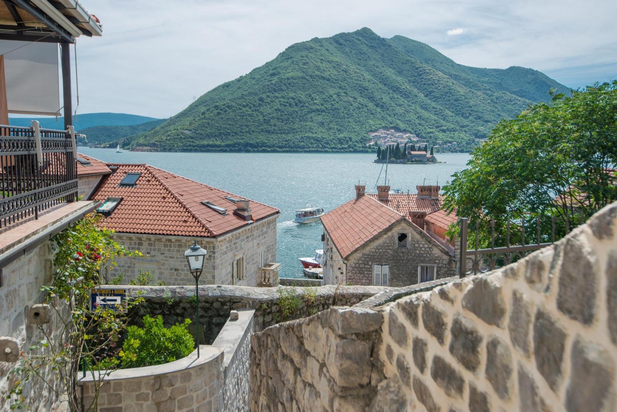 Conte & Restaurant 4* Perast