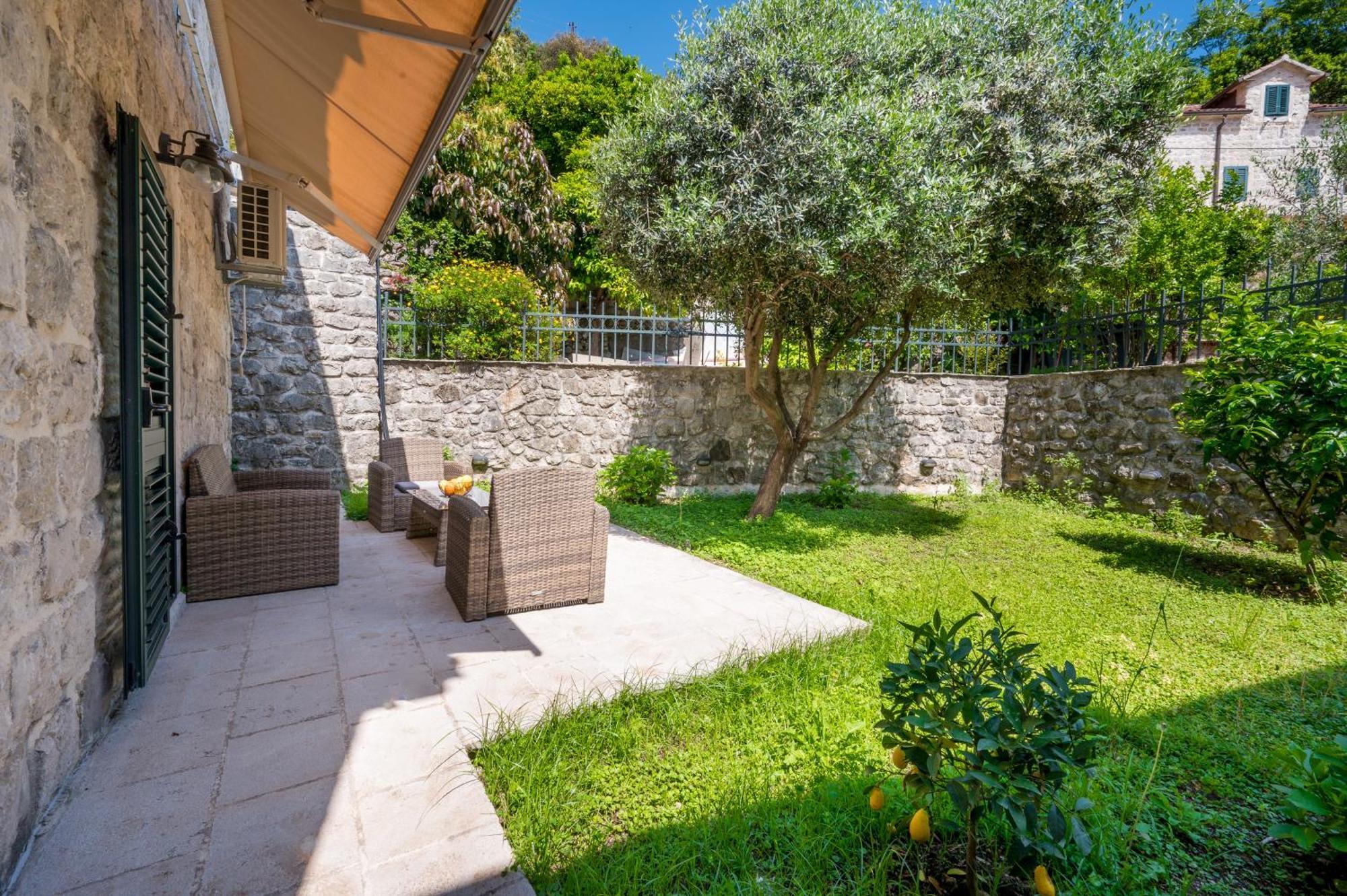 מלון Conte & Restaurant 4*