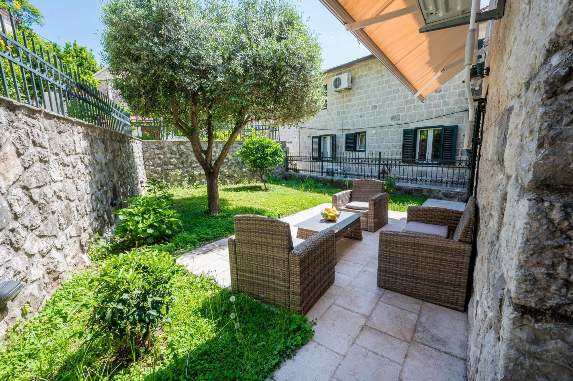 Conte & Restaurant 4*