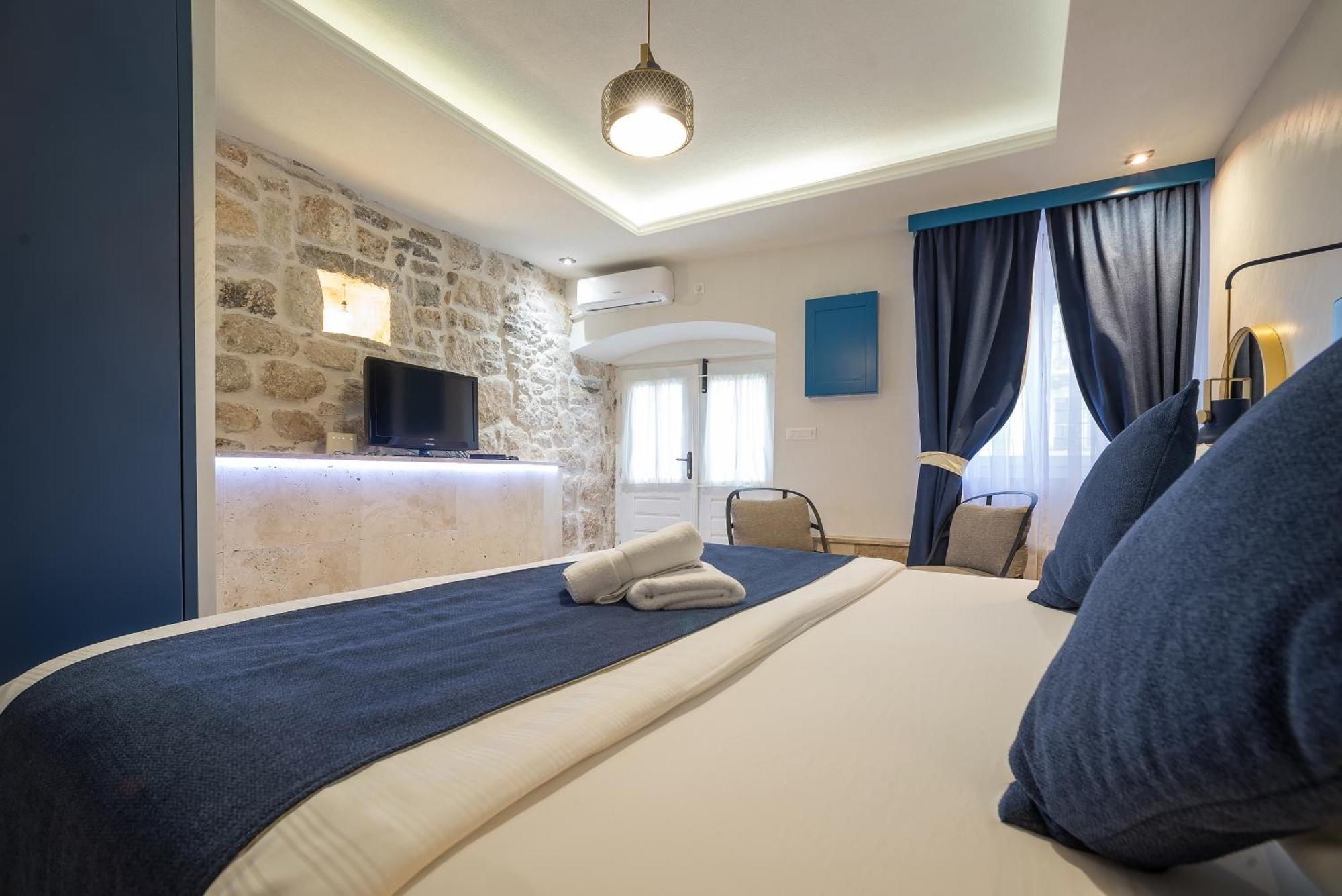 Conte & Restaurant 4*