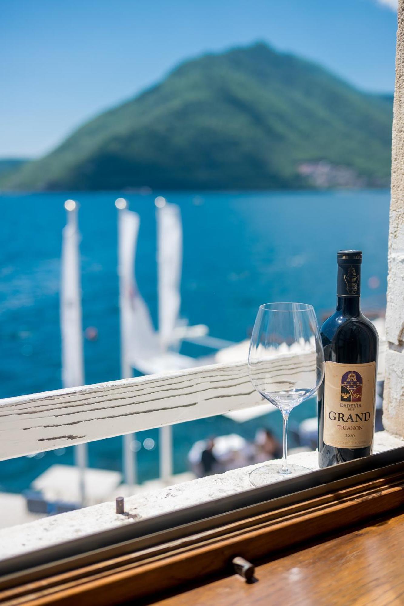 Conte & Restaurant Hotel Perast