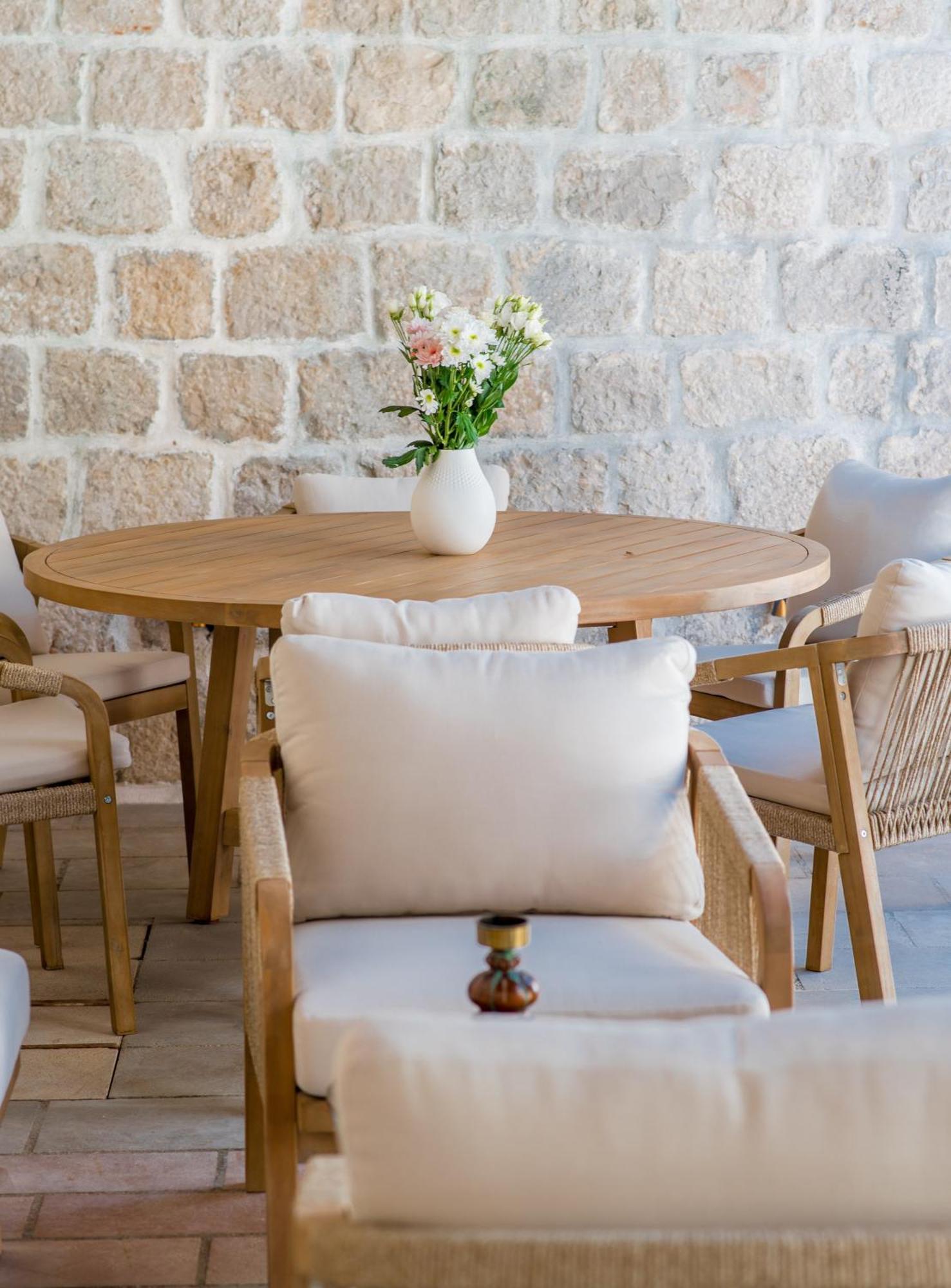 Conte & Restaurant 4* Perast