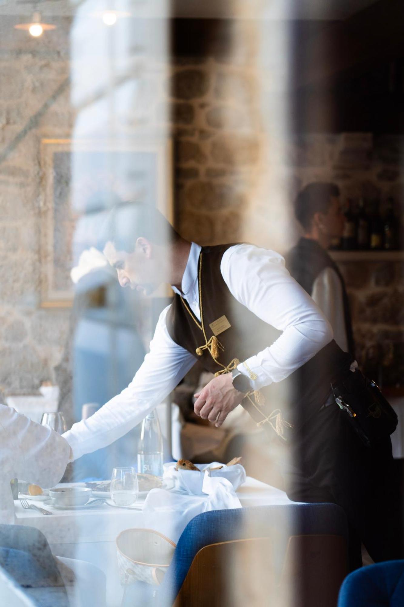 Conte & Restaurant Hotel Perast