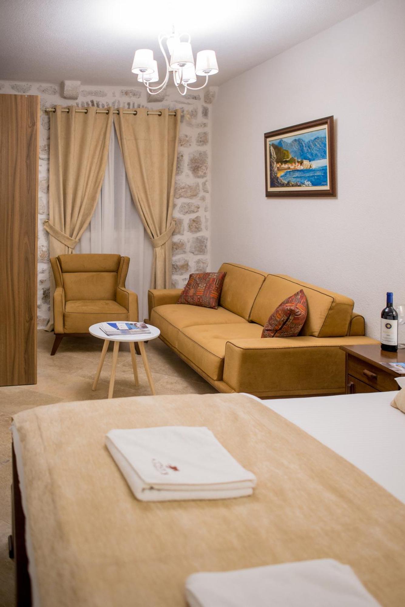 Conte & Restaurant Hotel 4*