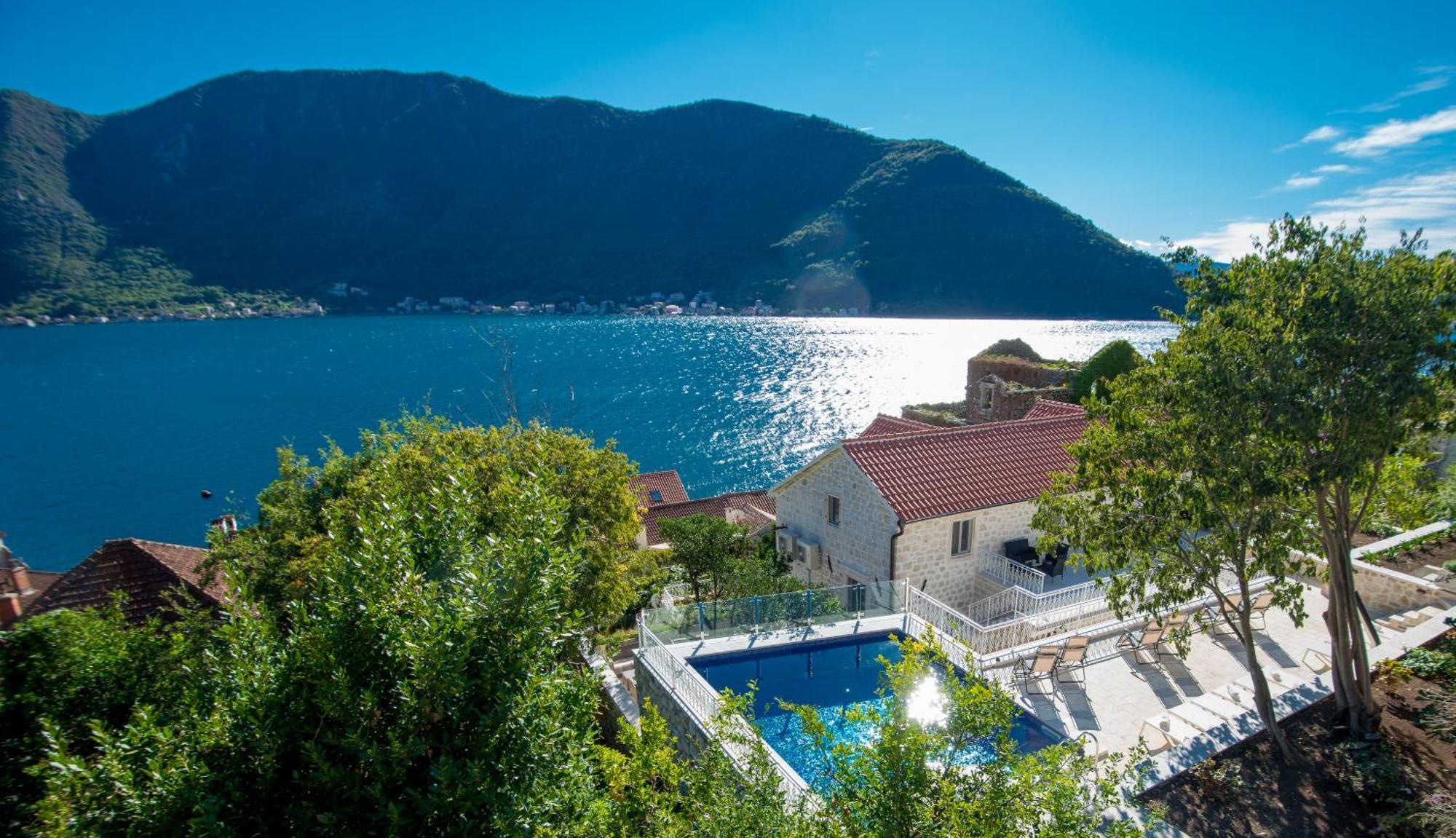 Conte & Restaurant 4*